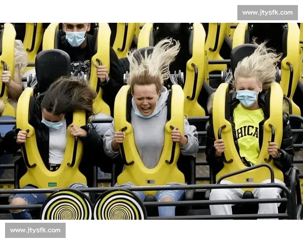 空中飞车惊魂：道具失控倾斜，女演员绝境呼救